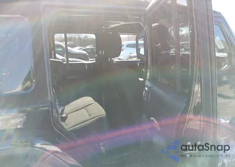 2019 Jeep Wrangler Unlimited Sahara 4X4 from USA, damaged, VIN 1C4HJXEN9KW562038